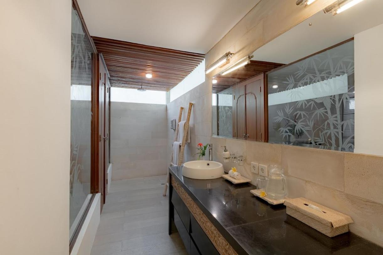 Bali Akasadua Villa Seminyak  Bagian luar foto